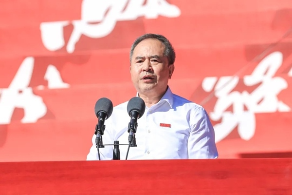 中國科學(xué)院院士、大連理工大學(xué)校長賈振元在2024級新生開學(xué)典禮上致辭。校方供圖