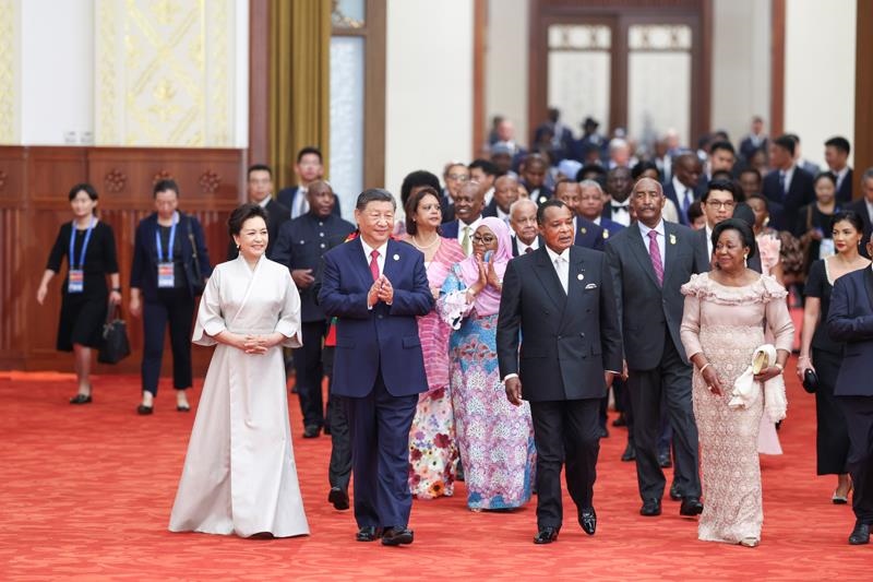 2024年9月4日晚，習(xí)近平主席和夫人彭麗媛在北京人民大會(huì)堂舉行宴會(huì)，歡迎來(lái)華出席中非合作論壇北京峰會(huì)的非方及國(guó)際貴賓。
