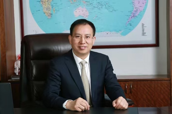 交通銀行黨委委員、副行長周萬阜接受人民網(wǎng)記者采訪。受訪者供圖