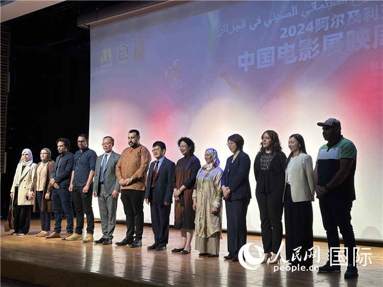 中阿兩國(guó)官員、電影行業(yè)從業(yè)者、媒體代表等出席開(kāi)幕式 郝瑞敏攝