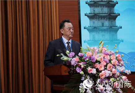 北京語言大學(xué)黨委書記倪海東在“走進中華文明——海絲印記 世遺泉州”主題人文交流活動中致辭。人民網(wǎng) 王婧攝