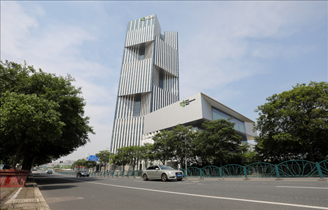 這是位于上海浦東新區(qū)世博園區(qū)的新開發(fā)銀行總部大樓（2022年6月17日攝）。新華社記者 方喆 攝