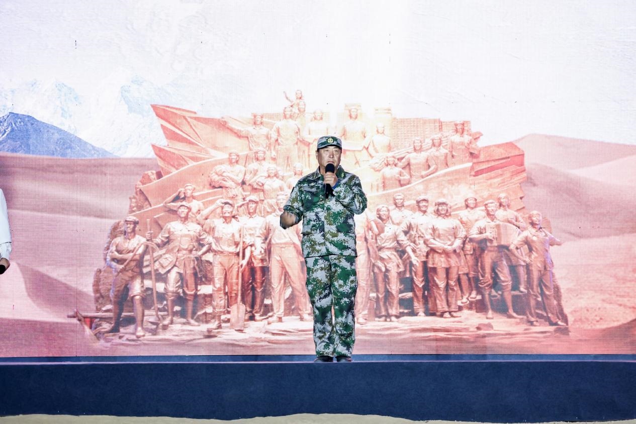 馬軍武在“何以中國·五星出東方”網絡主題宣傳活動現場演講。人民視頻供圖