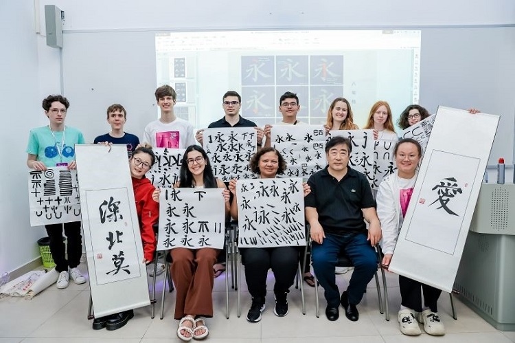 深北莫舉行文化交流活動。深北莫供圖