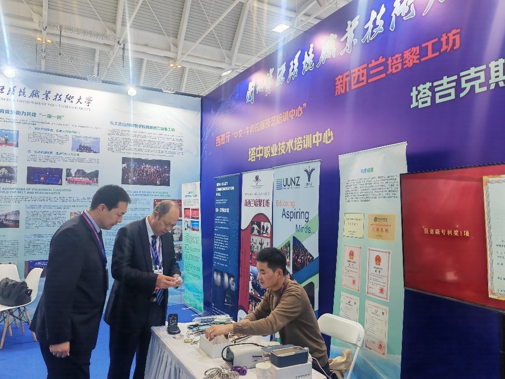 展臺(tái)現(xiàn)場(chǎng)。蘭州資源環(huán)境職業(yè)技術(shù)大學(xué)供圖
