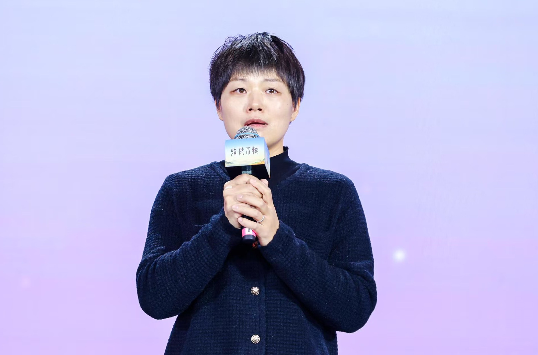 “中國好人”欒留偉妻子薛巧艷。人民視頻供圖。