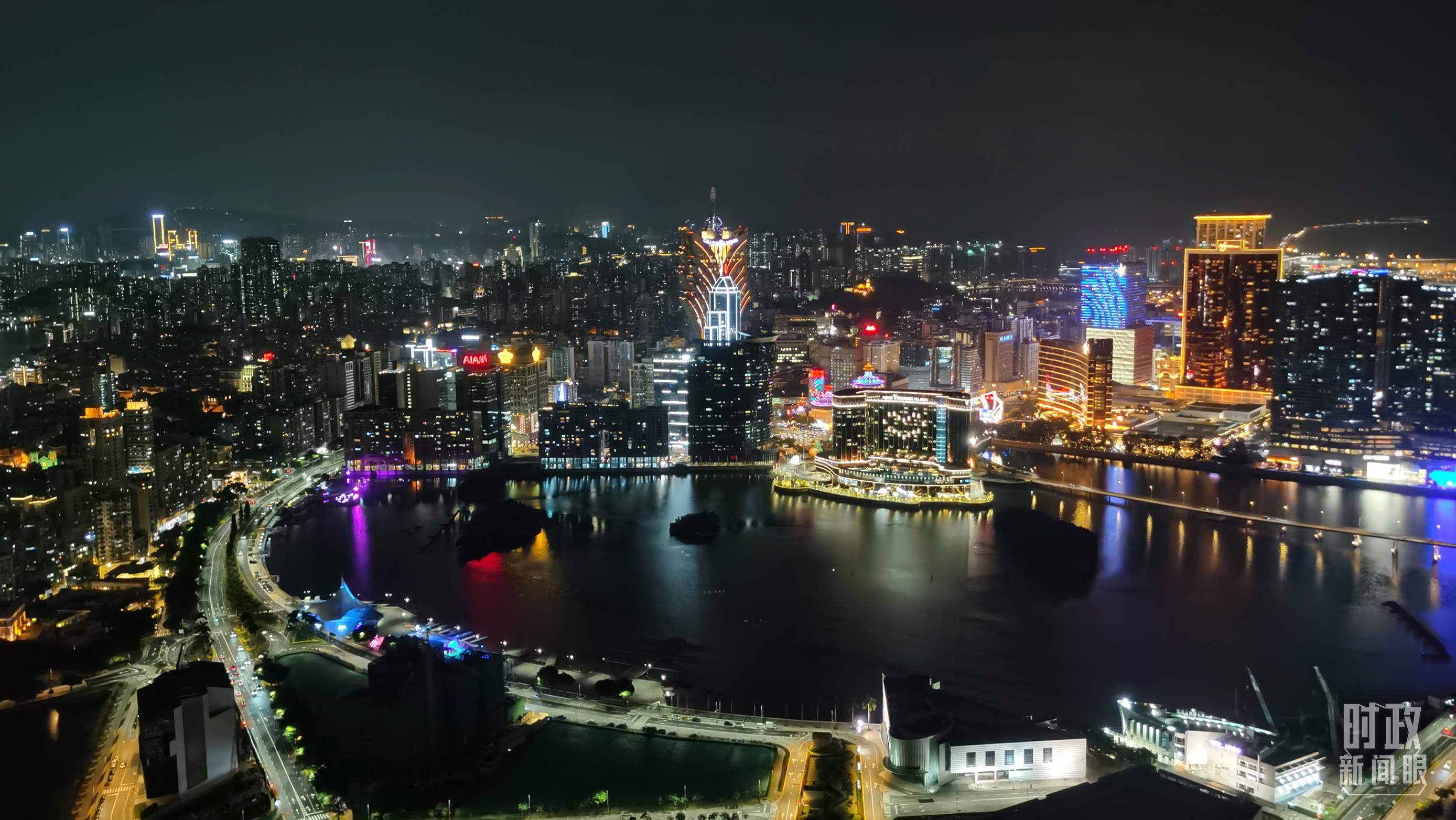 △澳門夜景。（總臺(tái)央視記者曹亞星拍攝）