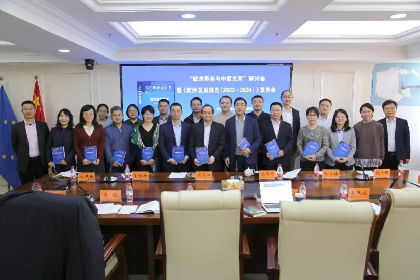 參會(huì)人員合影。吳迪攝