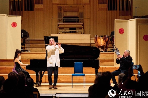 旅英音樂家聯(lián)袂演奏《枉凝眉》。楊浩鵬攝