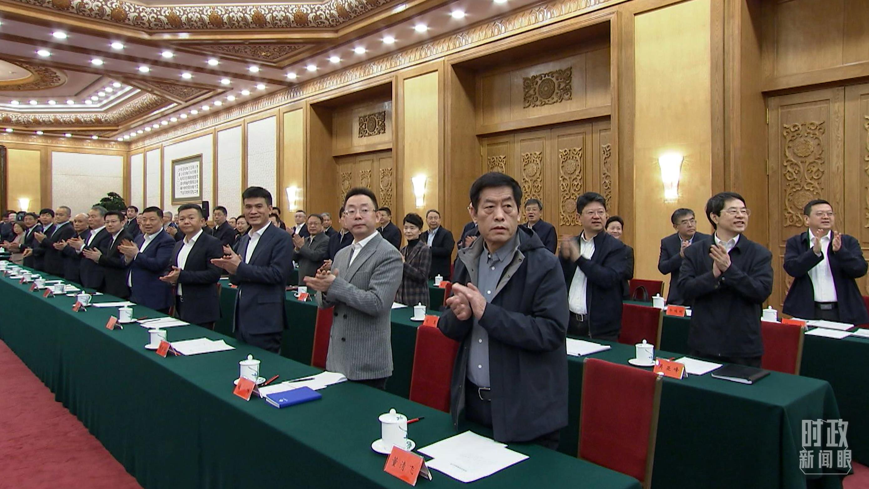 △2月17日，民營(yíng)企業(yè)座談會(huì)現(xiàn)場(chǎng)。