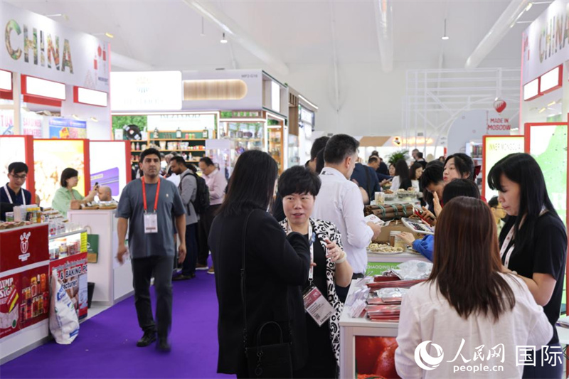 第三十屆海灣食品展正在迪拜舉行，圖為中國(guó)館一角。人民網(wǎng)記者 張志文攝