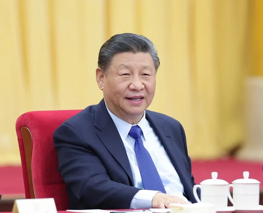 2024年3月6日，習近平看望參加全國政協(xié)十四屆二次會議的民革、科技界、環(huán)境資源界委員，并參加聯組會，聽取意見和建議。新華社發(fā)（盛佳鵬攝）