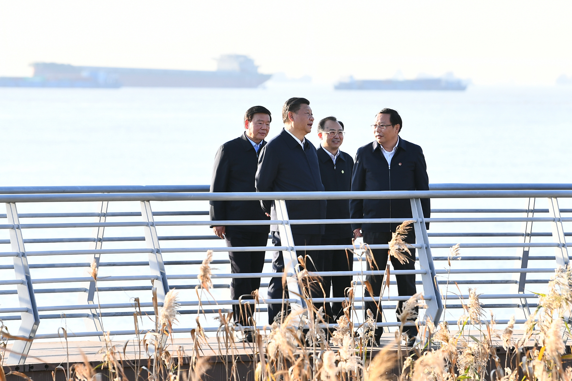 2020年11月12日，習近平總書記在江蘇南通五山地區(qū)濱江片區(qū)考察。