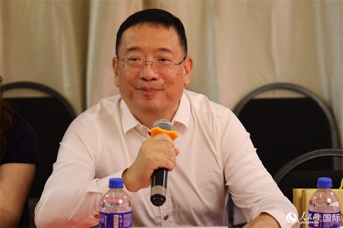 巴西文協(xié)主席上官建峰在座談會(huì)上致辭。人民網(wǎng)記者 陳海琪攝