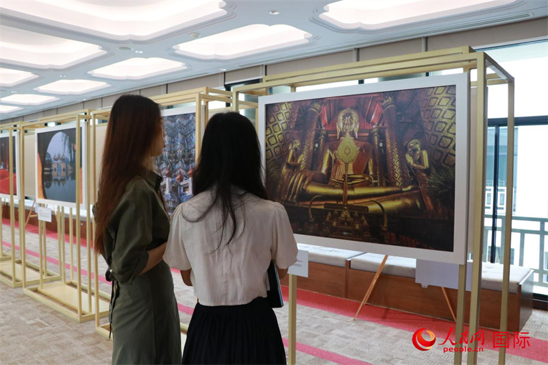 “遇見”攝影展現(xiàn)場。朱瀟逸攝