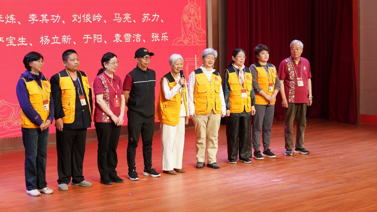 服務滿二十年志愿者代表發(fā)表感言。故宮博物院供圖