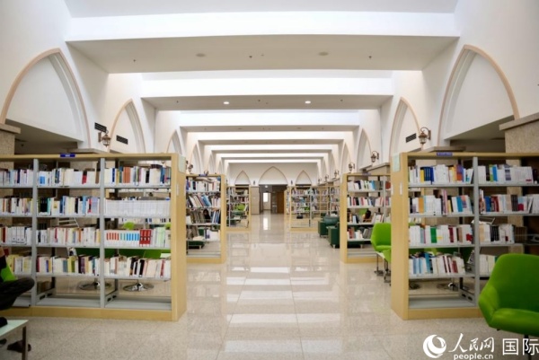 圖為吉布提國(guó)家圖書館一角。人民網(wǎng) 塔里克·易卜拉欣攝