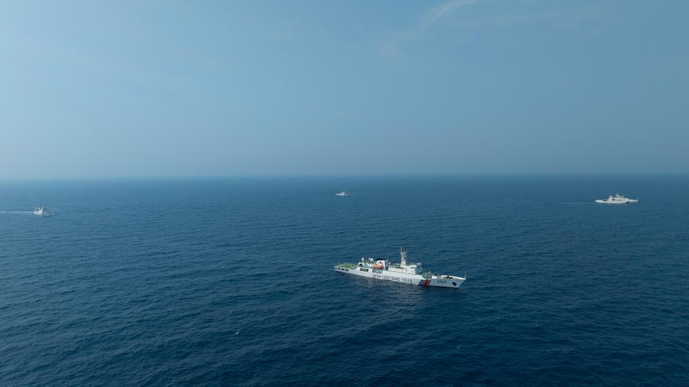 4月22日，中越海警艦艇編隊(duì)在北部灣海域開展聯(lián)合巡邏。（中國(guó)海警供圖）