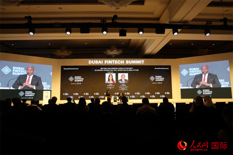 2025迪拜金融科技峰會(huì)期間舉行的對(duì)話活動(dòng)。人民網(wǎng)記者 張志文攝