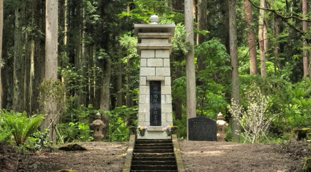 福島縣豬苗代町中國殉難勞工慰靈碑修繕完工暨植樹祭掃儀式舉行。中國駐新潟總領(lǐng)館供圖