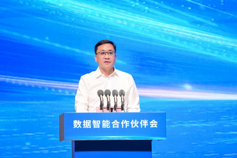 圖為河南省人民政府國有資產(chǎn)監(jiān)督管理委員會(huì)黨委委員、副主任李海峰。